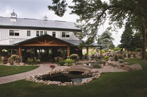 Round Lake Vineyards - Sioux Falls Wedding Venues