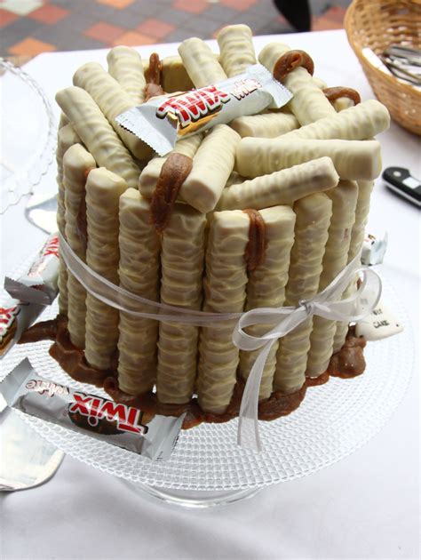 White Twix cake | Twix cake, Yummy food, Food cravings