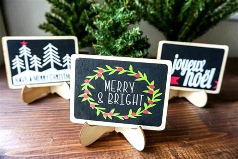 20 Festive DIY Christmas Signs You Can Make - The Handyman's Daughter