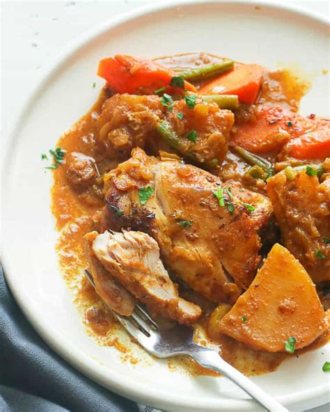 Slow Cooker Chicken Curry - Immaculate Bites