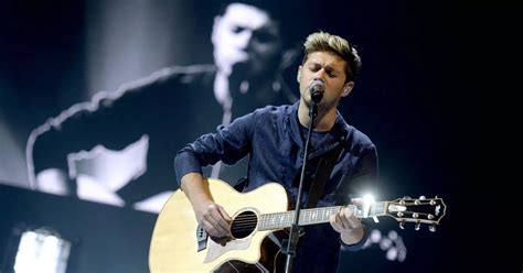 One Direction star Niall Horan performs FIRST live solo gig at BBC Radio 1 Teen Awards - Irish ...