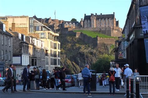 Castle Street, Edinburgh © Jim Barton cc-by-sa/2.0 :: Geograph Britain and Ireland