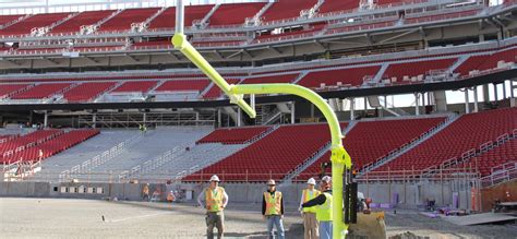 49ers Install NFL's First Collapsible Field Goal Posts - Levi's® Stadium