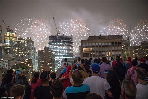 A million spectators in New York watch Macy's Fourth of July fireworks ...