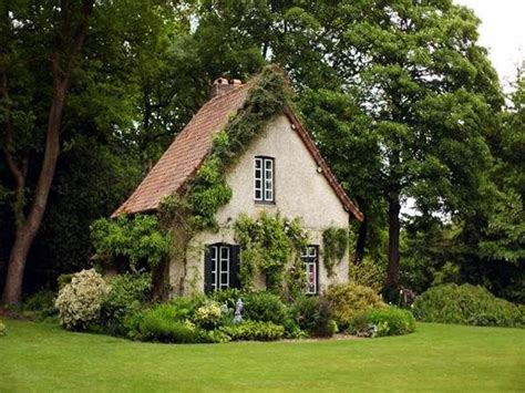 30 Beautiful And Magical Fairy Tale Cottage Designs | DesignMaz | Tiny ...