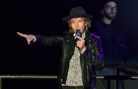 Beck Announces New U.S. Tour Dates for 2018 - SPIN