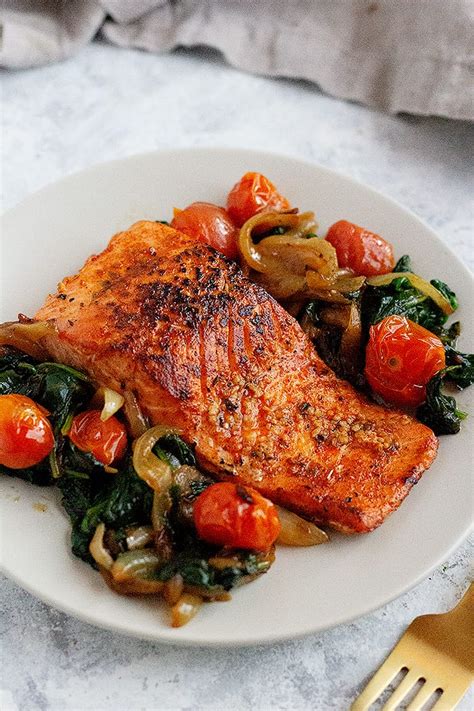 Pan Seared Salmon Recipe • Unicorns in the Kitchen