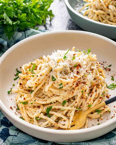 Creamy Garlic Butter Spaghetti - Craving Home Cooked