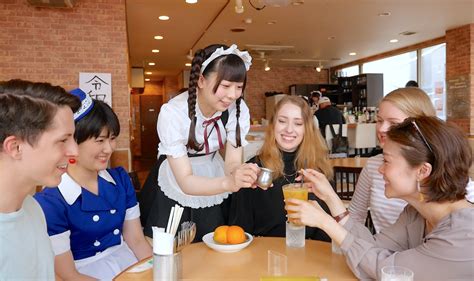 Welcome to the world of “moe”! First visit to a maid cafe in Akihabara ...