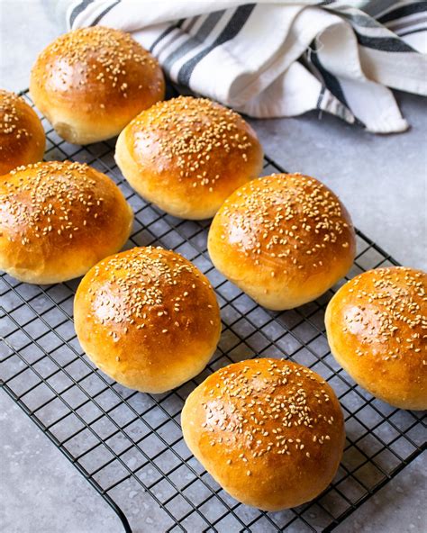 Homemade Soft Hamburger Buns | Blue Jean Chef - Meredith Laurence