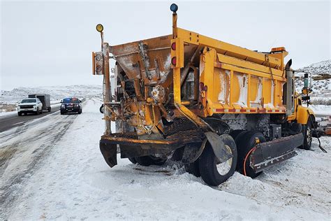 18 Inches Of Snow, 55 MPH Winds Possible With SE Wyoming Storm