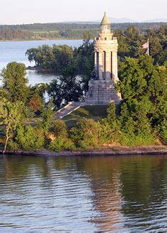 Champlain Memorial lighthouse [1912 - Crown Point, New York, USA] Crown ...