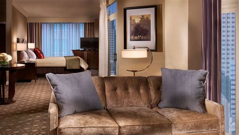 Luxury Indianapolis Guest Rooms and Suites |Omni Severin Hotel