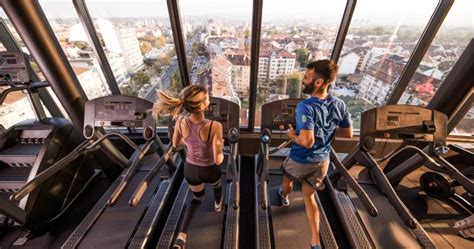 Treadmill vs. elliptical: Which one is better for your workout ...