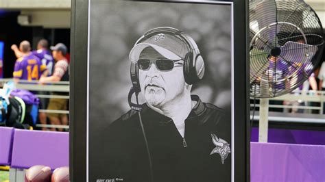 Vikings Honor Life & Memory of Tony Sparano