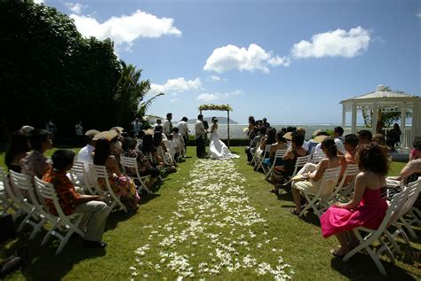 Weddings in Paradise at The Kahala Hotel & Resort | Oahu wedding venues, Oahu wedding, Hawaii ...