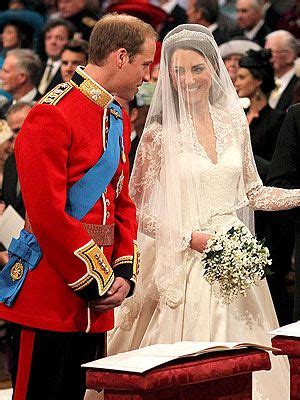 Royal Wedding Coverage: Prince William & Catherine Video