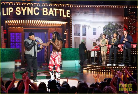 Michael Phelps Performs Eminem's 'Lose Yourself' on 'Lip Sync Battle ...