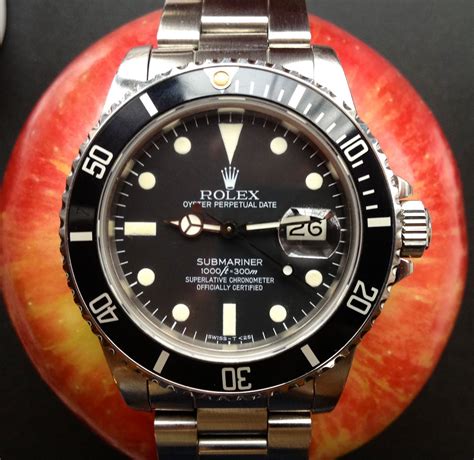 VINTAGE ROLEX WATCHES: VINTAGE ROLEX SUBMARINER 16800, CIRCA 1983