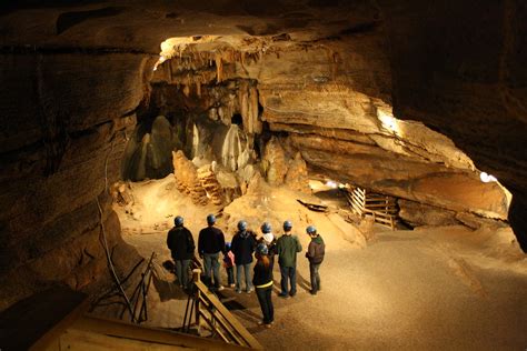 5 Best Caves to Visit in West Virginia