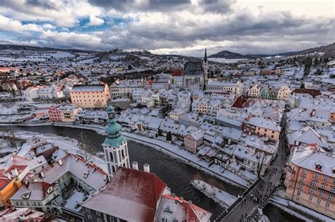 Premium Photo | Cesky krumlov winter day