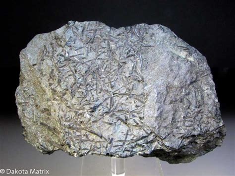 Hornblende | Physical - Optical Properties, Occurrence, Uses