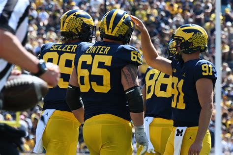 Michigan's Zak Zinter Earns Academic All-American - Sports Illustrated ...