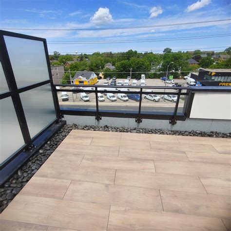 5 Tips for Picking Out Your Condo Balcony Flooring