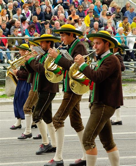Free photo: Oktoberfest, Parade, Munich - Free Image on Pixabay - 474218
