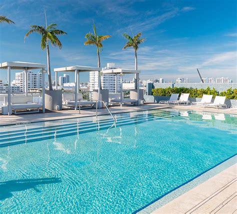 6 Best Rooftop Pools in Miami [2024 UPDATE]