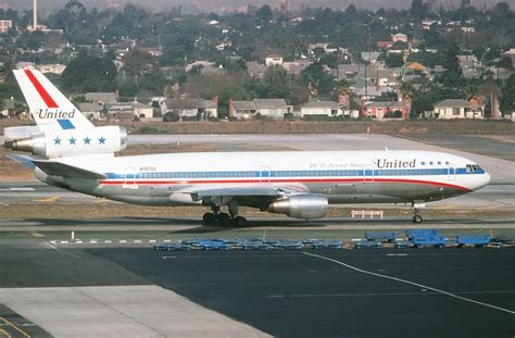 United DC-10 Friendship | Air photo, Vintage aircraft, The unit