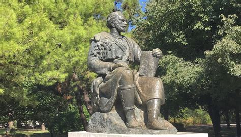 7 PROMINENT STATUES IN PODGORICA - Living in Montenegro :)