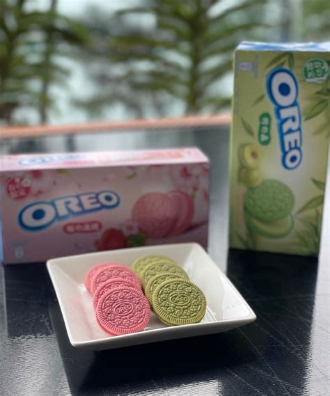 Oreo cookies in pink and green colours now available | MoneyDigest.sg