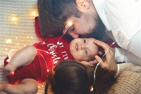 37+ Newborn Christmas Photoshoot Ideas {with Adorable Photo Examples!} - Peace Love Christmas