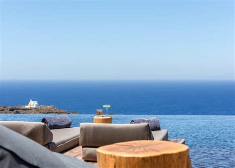 ANDRONIS ARCADIA HOTEL in Oia - Review with Photos