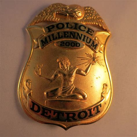 Collectors-Badges Auctions - Detroit Police Millennium Badge