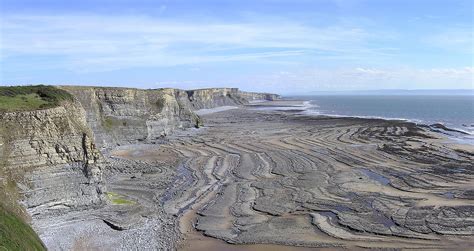 Wave-cut platform | Marine Erosion, Sea Cliffs & Shorelines | Britannica