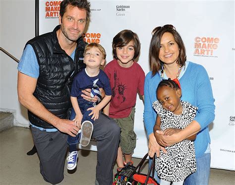 Mariska Hargitay Family Pictures, Husband, Kids, Father, Mom, Age, Height - Chicksinfo.com