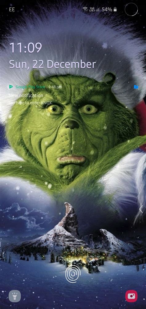 Here's my Christmas theme lock screen and wallpaper : r/galaxys10