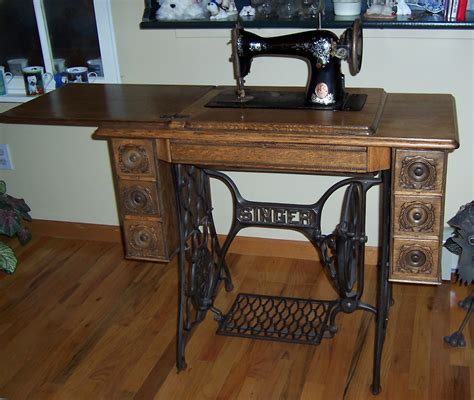 Antique Singer Sewing Machine - Model No. 15