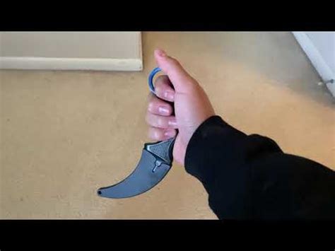 Karambit tricks part 2 - YouTube