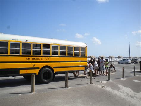 Costa Rica Trip School Bus | Students unloading gear for fun… | Flickr