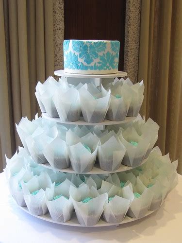 Tiffany Blue Wedding Cupcakes | 9 dozen chocolate cupcakes f… | Flickr