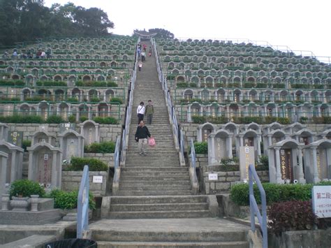 Happy Business Opportunity In China: Running A Cemetery - Happy HO