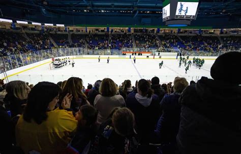 PWHL Montreal at PWHL Boston Tsongas Center Lowell Tickets | Sat May 04 2024 - viagogo