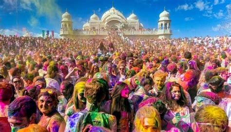 18 Awesome World Famous Festivals That You Must Experience In 2023