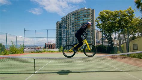 Danny MacAskill verblüfft San Francisco in Video mit spektakulären Stunts