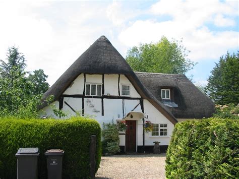 "Cottage, Nether Wallop, Hampshire" by Jeff Saunders at PicturesofEngland.com