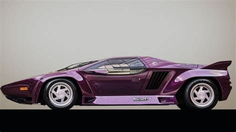 Vector W8 Twin Turbo: you could own America’s craziest supercar