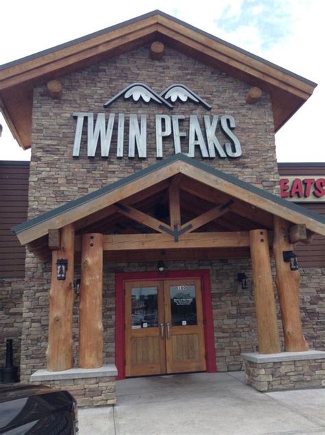 Twin Peaks Restaurants, Wichita - 7325 W Taft St - Restaurant Reviews ...